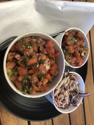 Guac n chips，Cabbage slaw ，Pico de gallo   at Rock n Roots in Williston Park