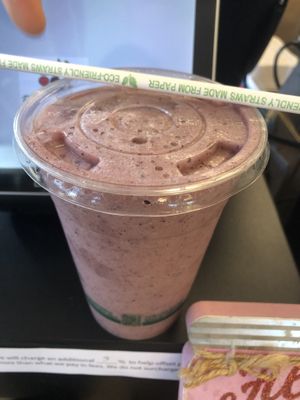 Custom smoothies: banana, apple, blueberry, mango   at Rock n Roots in Williston Park