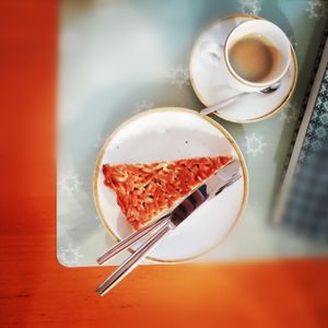 Coffee and almond pie at Dona Tengarrinha in Beja