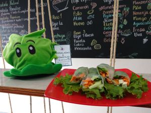 Wraps de pura ensalada at Ensaladas Paradise in Oaxaca