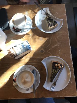 Vegan cake chocolate and pistachio   at Di Cane in Gatto in Martignacco