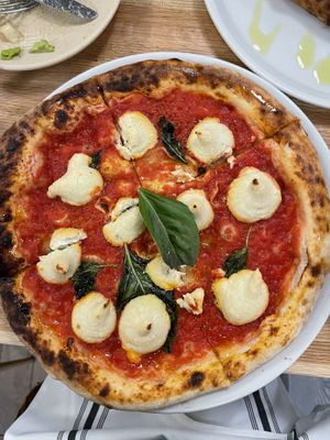 Margherita pizza at Double Zero in Boston