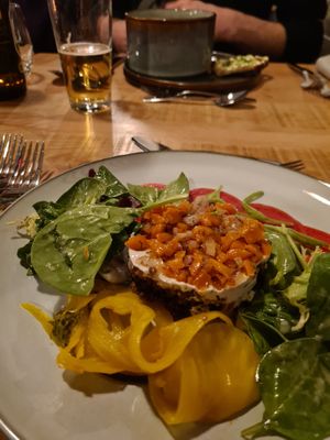 Carrot tartar entré at Esskalation in Bonn