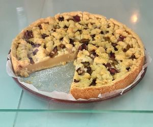 Display of cakes #Veganuary at Esskalation in Bonn