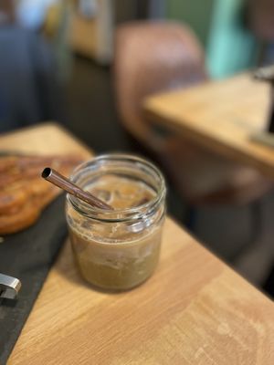 Iced pistacchio latte - Esskalation, Bonn  at Esskalation in Bonn