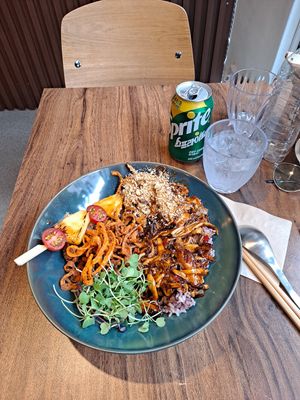 Crispy mushroom bowl at Little Gangster - 리틀갱스터 in Seoul
