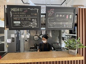 Owner chef at Little Gangster - 리틀갱스터 in Seoul