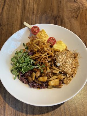 Crispy mushroom bowl at Little Gangster - 리틀갱스터 in Seoul