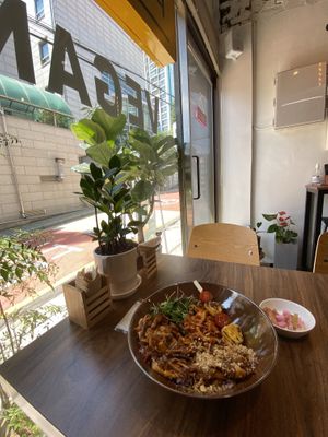 Crispy mushroom bowl.  So good! at Little Gangster - 리틀갱스터 in Seoul