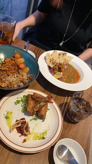 Curry + Kimchi  Lumpia + Crispy Mushroom Bowl at Little Gangster - 리틀갱스터 in Seoul