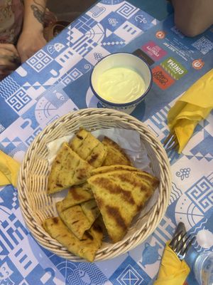 Corn bread with vegan mayo  at Gyrosteria Yannis - Centro Città in Bari