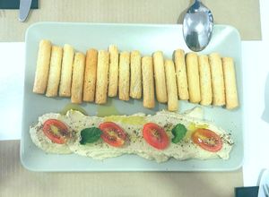 Hummus at Isla Pizza in Tenerife