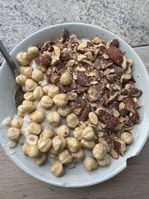 Oatmeal with hazelnuts and almonds  at GRØD - Birkegade in Copenhagen