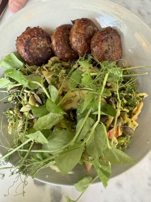 Barley-Otto fritters with kale salad  at GRØD - Birkegade in Copenhagen