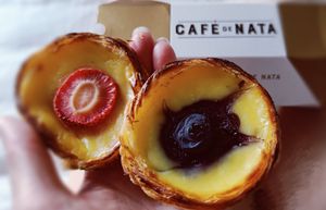 Strawberry and blueberry kinds at Café de Nata in South West London