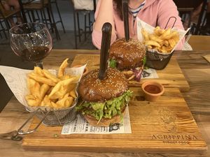 Poppea vegan burger  at Agrippina Street Food in Pula