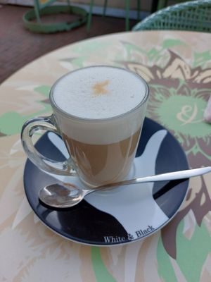 Vanilla oat latte at Bagels & Beans - Raadhuisstraat in Amsterdam