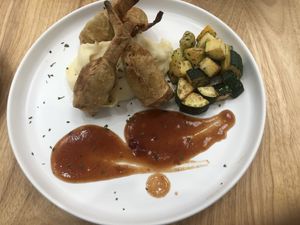 Drumsticks and mashed potatoes at Sofia 素菲亞 in Kowloon