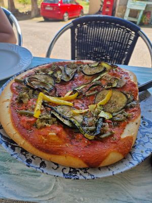 Vegan pizza at Bar Caleya Indi in Colunga