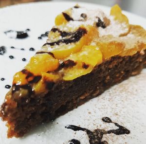 POSTRES veganos, en esta foto, tarta de choco y melocotón  at Bar Caleya Indi in Colunga