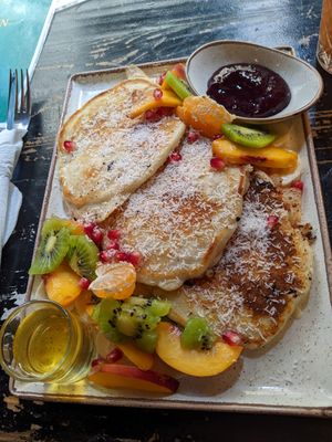 Fluffy vegan pancakes at Feel Green in Split