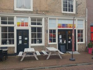  at GluutlooZ & Zo in Brielle