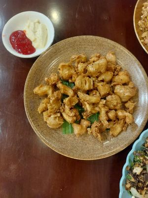 Popcorn chicken (6/10) at Peanuts in Hoi An