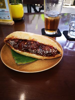 Local vegan sarnie at Peanuts in Hoi An