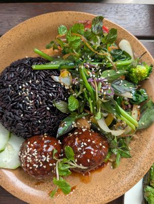  at Peanuts in Hoi An