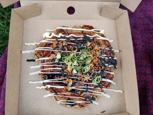 Okonomiyaki ("Japanese pizza") at Také in Ghent