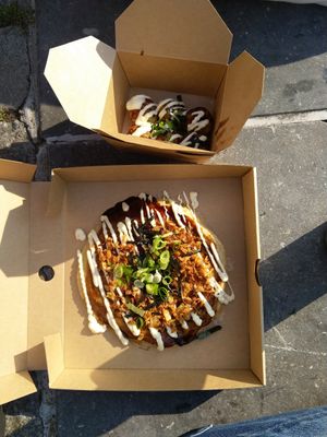 Okonomiyaki & takoyaki at Také in Ghent