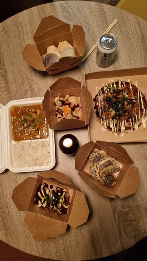 Japanese curry, tempura, takoyaki, gyoza, okonomiyaki, strawberry mochi and matcha icecream mochi at Také in Ghent