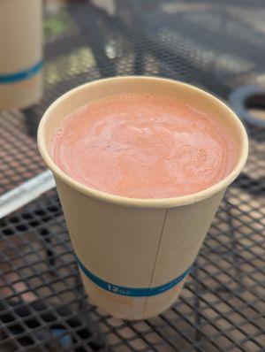 Strawberry banana smoothie at Moksha in Rincon