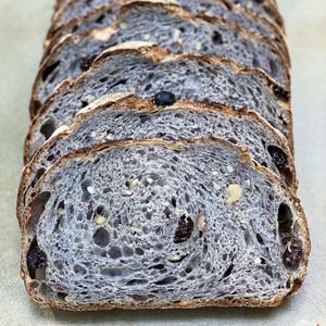 Walnut and blueberry at Tres Trigos - Laboratorio de Pan in Medellin