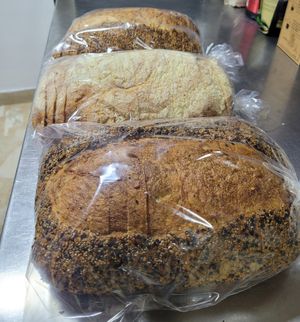 Cereales Andinos, Toscano y Multigrano at Tres Trigos - Laboratorio de Pan in Medellin