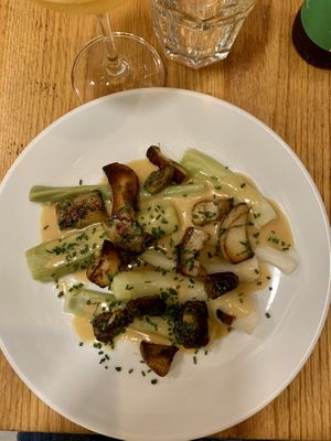 Puerros al vapor con hongos y avellanas  at Orburu Taberna in San Sebastian