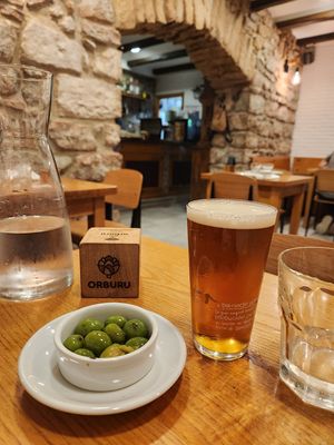 The space with olives and la caña at Orburu Taberna in San Sebastian