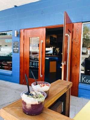 Acai Bowls at Alua's Thrive Bar in Mount Shasta