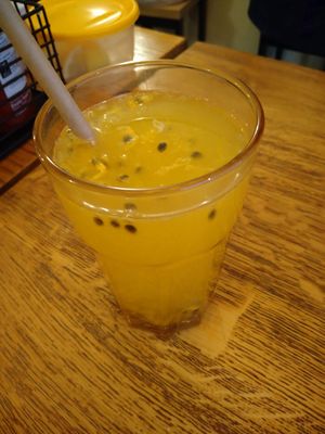 maracuja lemonade 🤤 at Oh My Pho in Warsaw