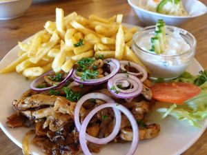 Veganer Gyros Teller at Gasthaus Hoh in Memmelsdorf