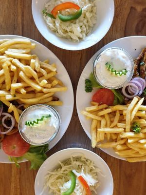 Vegan Gyros mit Pommes und Tsatsiki at Gasthaus Hoh in Memmelsdorf