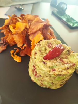 Guacamole con papas de boniato at Luleå in Alicante