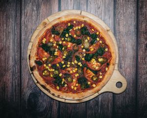 Spicy Spinach Pizza made in the wood fire pizza oven at Simply 33 in Prague