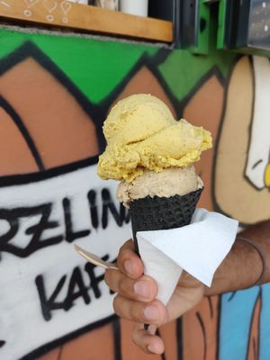 Vanilla and chai ice cream at Vegan Ice Cream & Coffee in Prague
