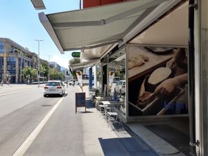 Outdoor seating at Farine Boutique in Zug