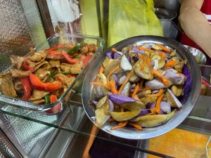 Buffet spread at Bodhi Vegetarian 菩提素食 in Central Singapore