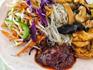 Bee hoon with chilli at Bodhi Vegetarian 菩提素食 in Central Singapore