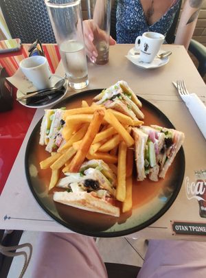 vegan sandwich at Ilo-Ilo in Corfu