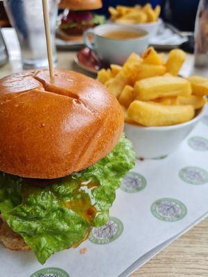 Vegan spicy thai burger at The Oak Tree Inn in Balmaha