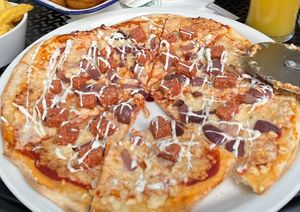 You Won’t Re-Greta pizza (no peppers or pesto)  at The Oak Tree Inn in Balmaha